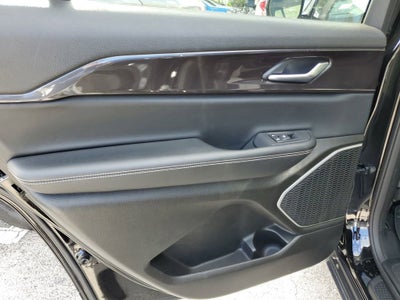 2022 Jeep Grand Cherokee L Laredo