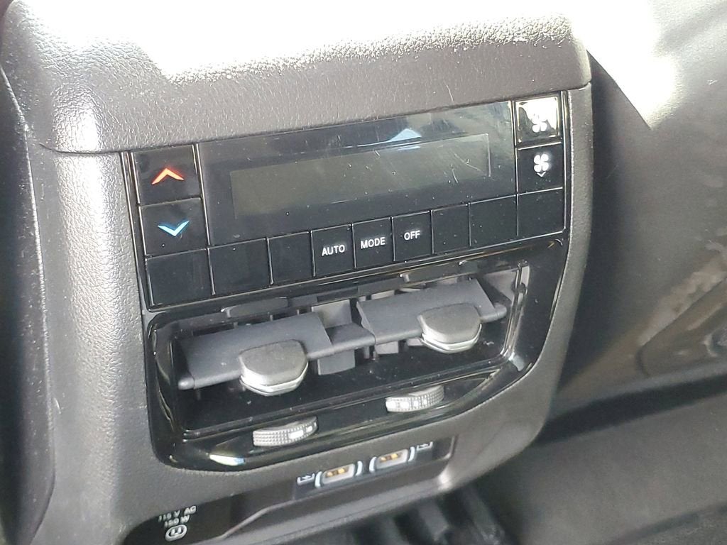 2022 Jeep Grand Cherokee L Laredo