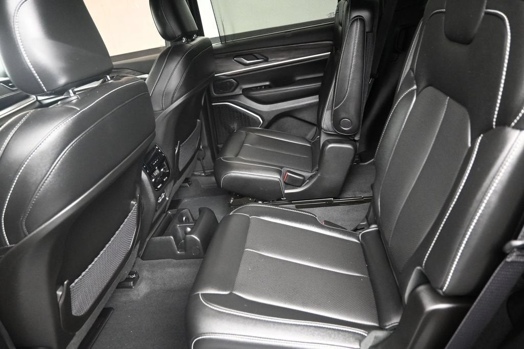 2025 Jeep Grand Cherokee L Limited 4x2