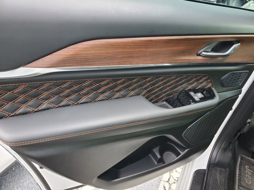 2025 Jeep Grand Cherokee L Summit