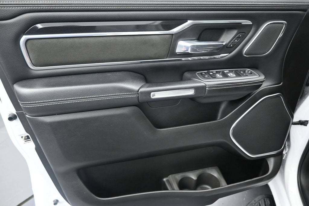 2022 RAM 1500 Laramie Crew Cab 4x2 5'7" Box