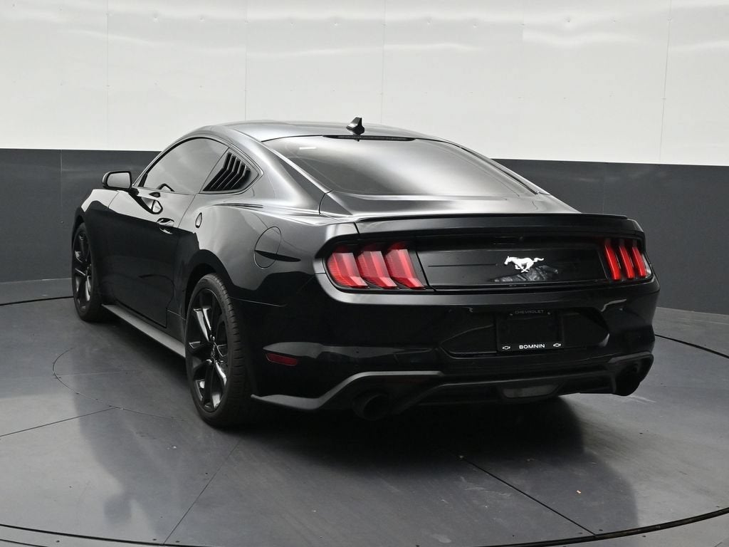 2022 Ford Mustang EcoBoost Premium Fastback