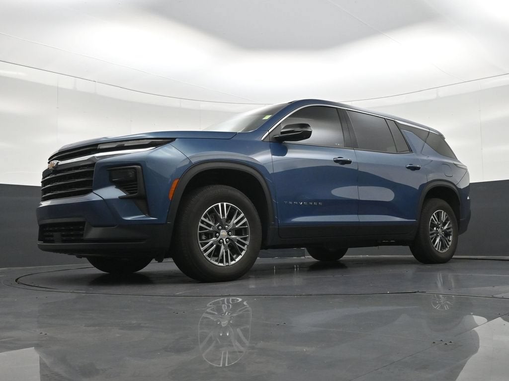 2024 Chevrolet Traverse LS