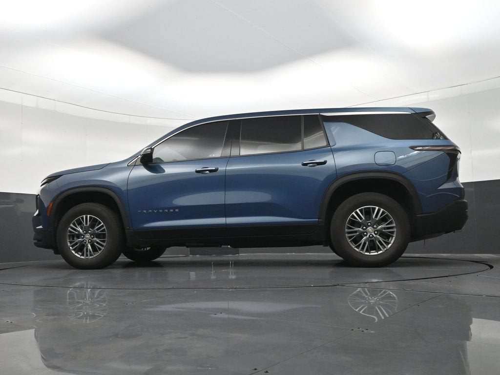 2024 Chevrolet Traverse LS