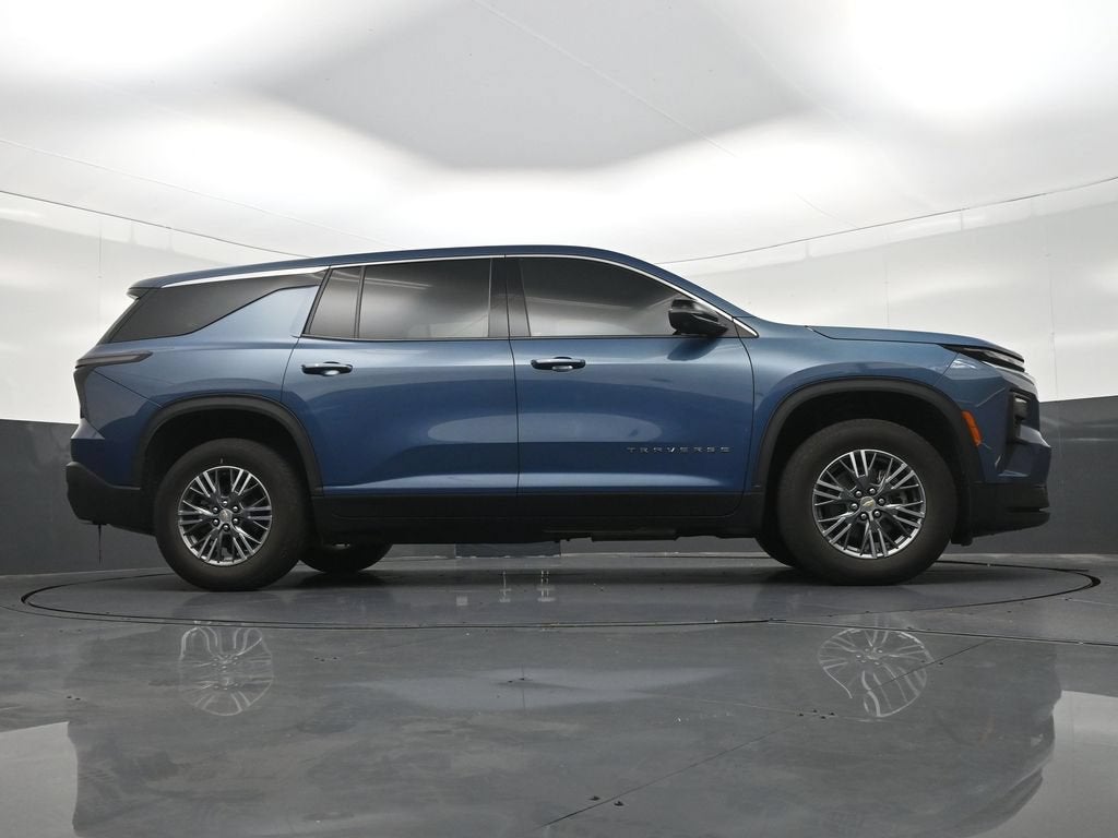 2024 Chevrolet Traverse LS