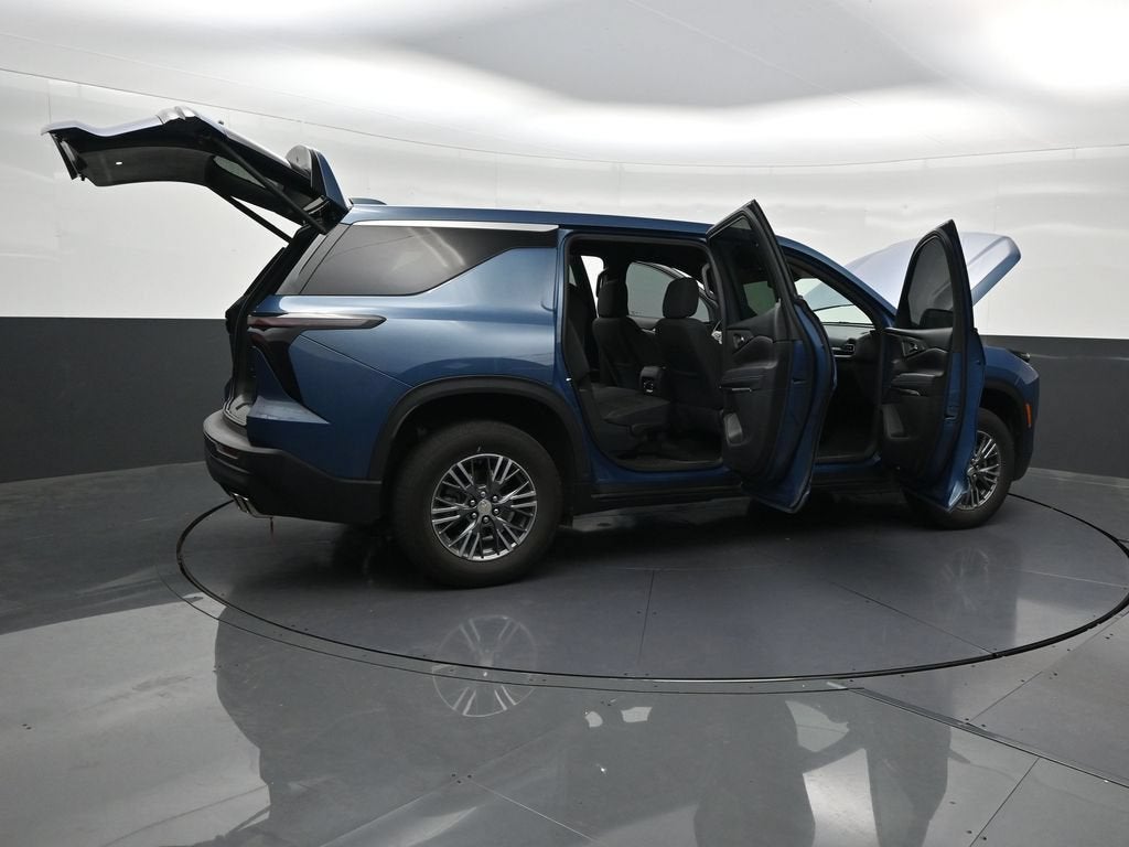 2024 Chevrolet Traverse LS