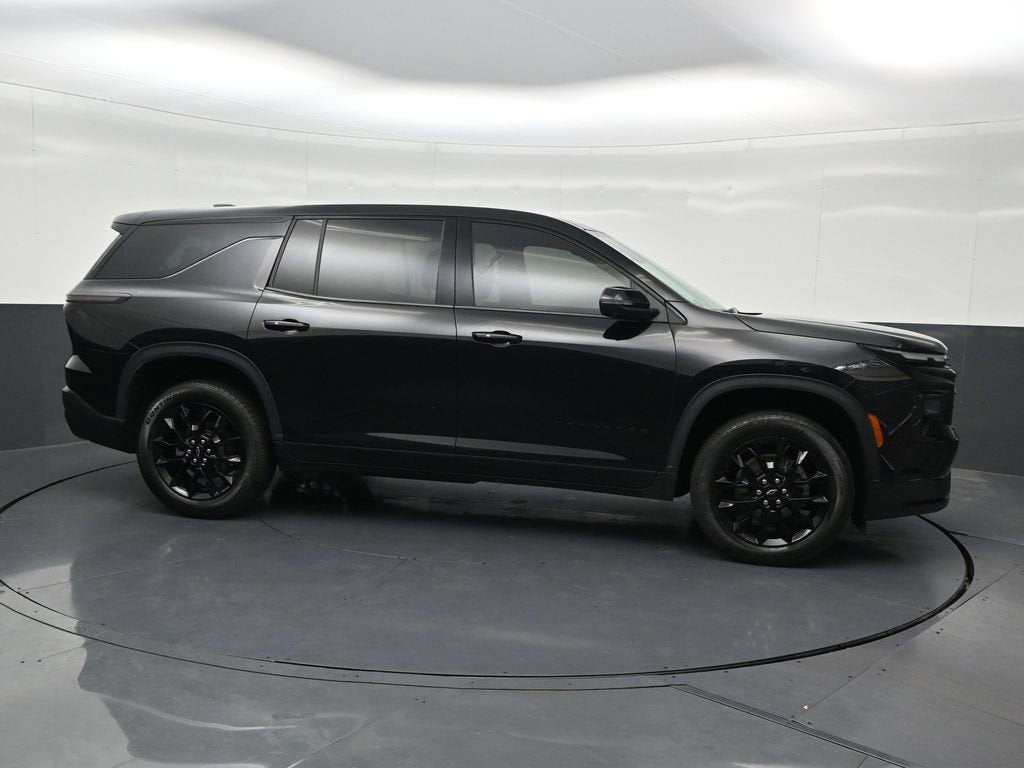 2024 Chevrolet Traverse LS