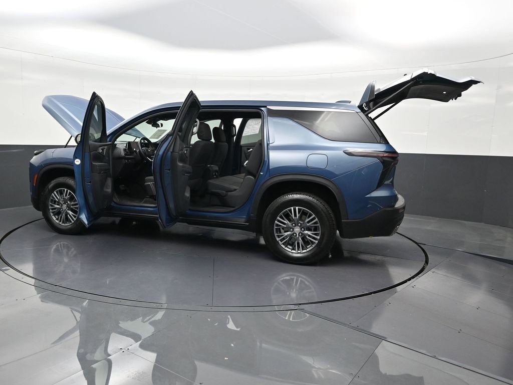 2024 Chevrolet Traverse LS