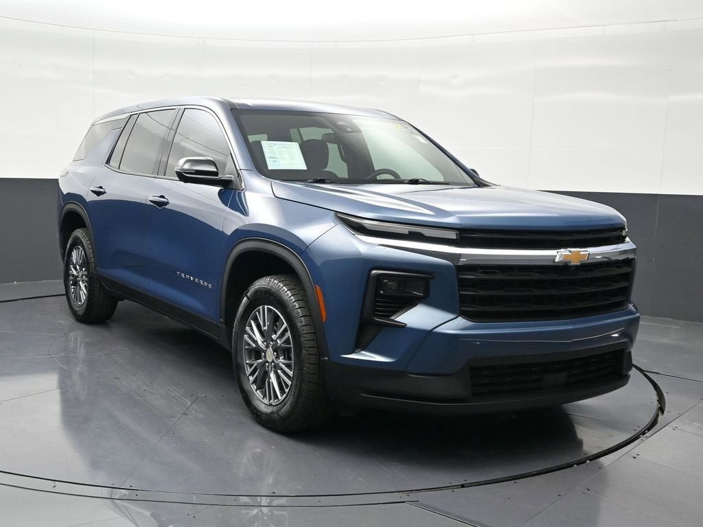 2024 Chevrolet Traverse LS