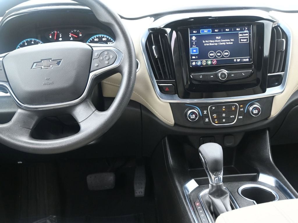 2022 Chevrolet Traverse LS