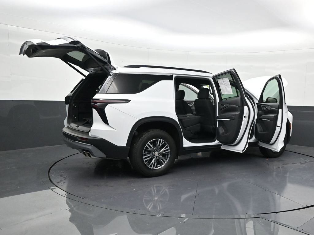 2024 Chevrolet Traverse LT