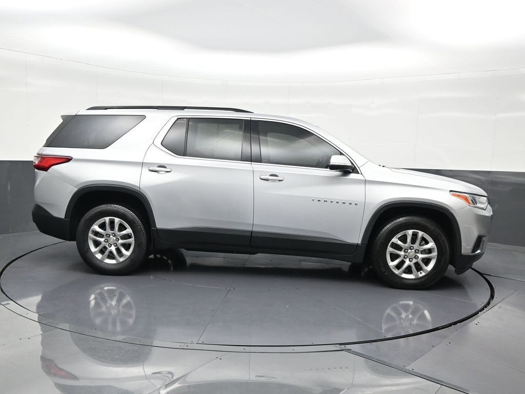 2021 Chevrolet Traverse LT Cloth