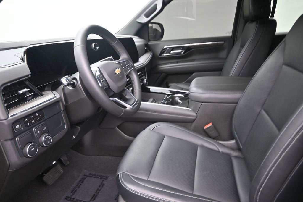 2025 Chevrolet Suburban LS