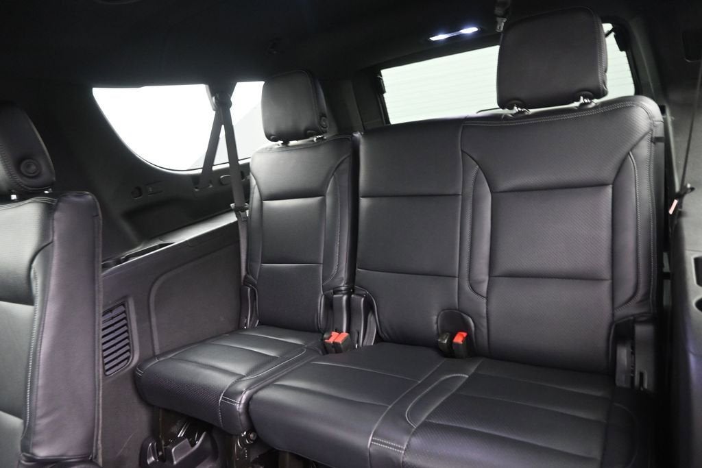 2025 Chevrolet Suburban LS