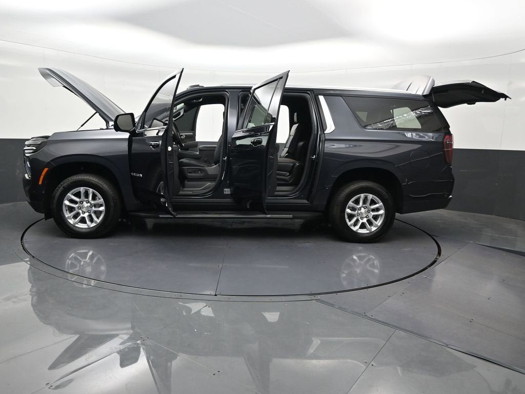 2025 Chevrolet Suburban LS