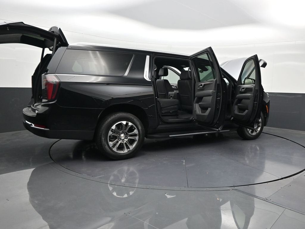 2025 Chevrolet Suburban LT