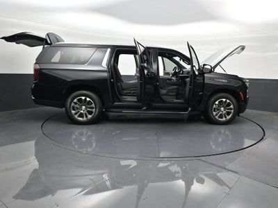2025 Chevrolet Suburban LT