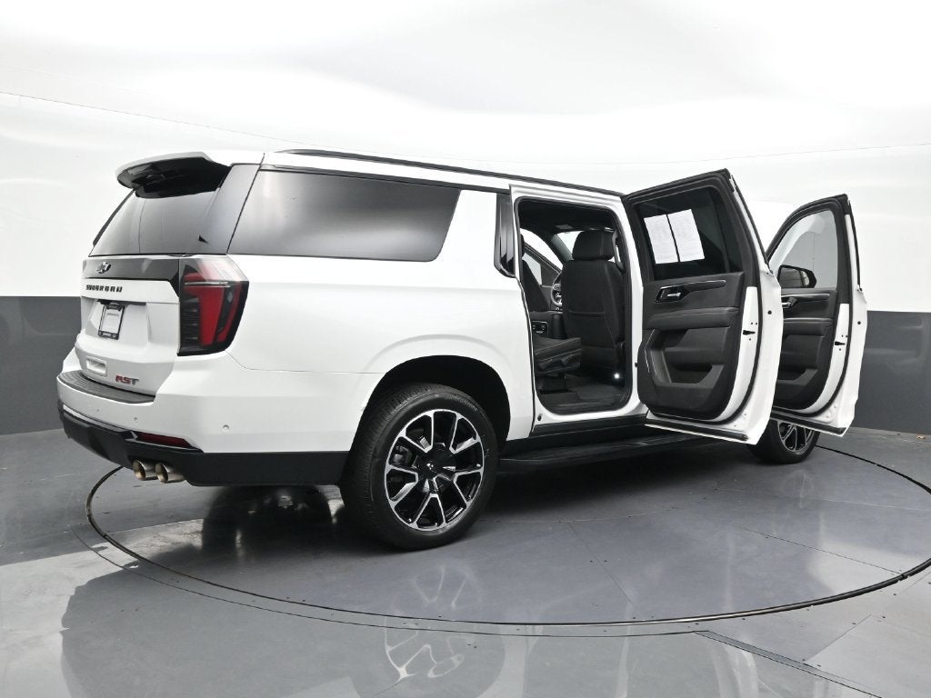 2025 Chevrolet Suburban RST