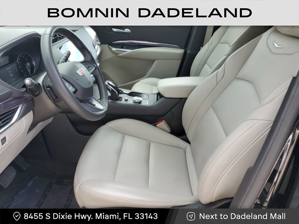 2022 Cadillac XT4 Luxury