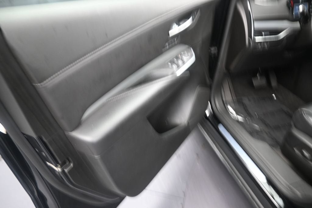 2023 Cadillac XT4 FWD Premium Luxury