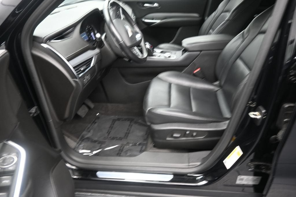 2023 Cadillac XT4 FWD Premium Luxury