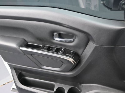 2023 Nissan Titan SV