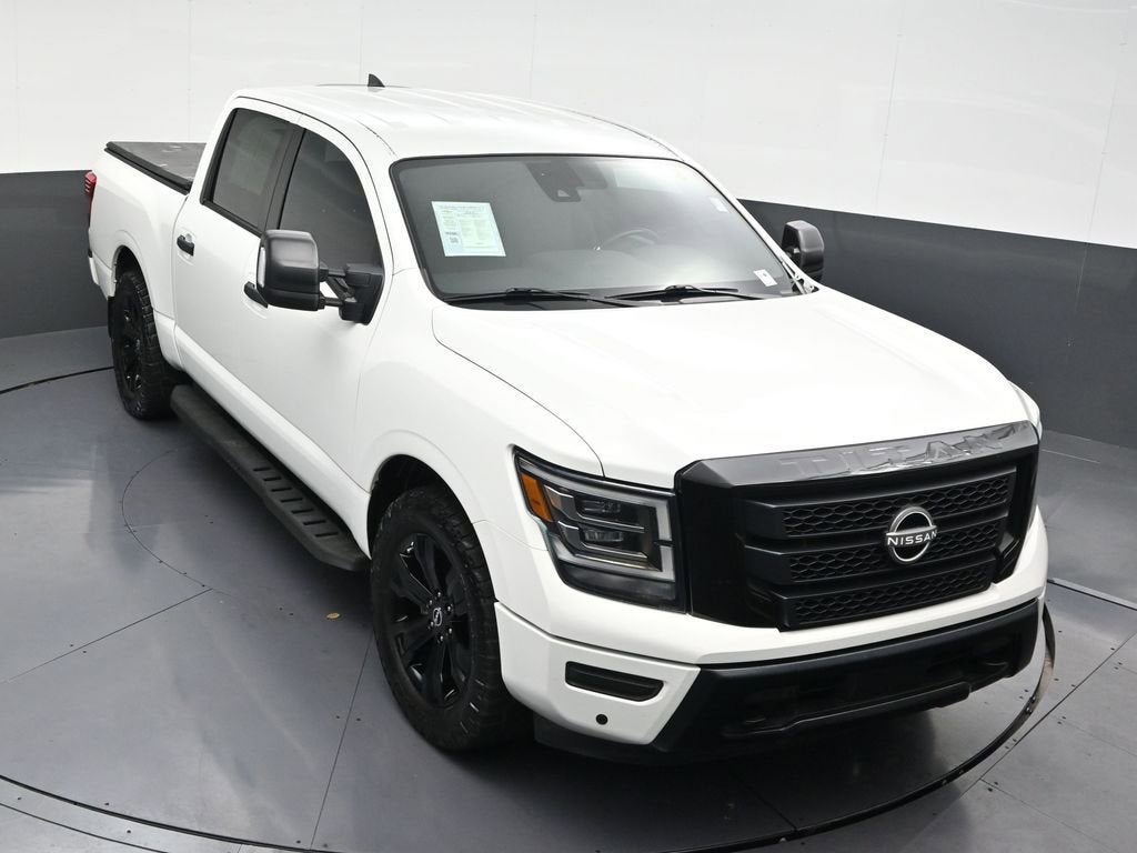 2023 Nissan Titan SV