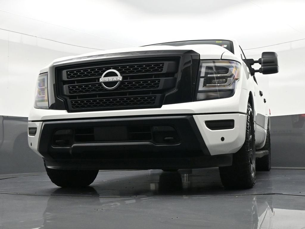 2023 Nissan Titan SV