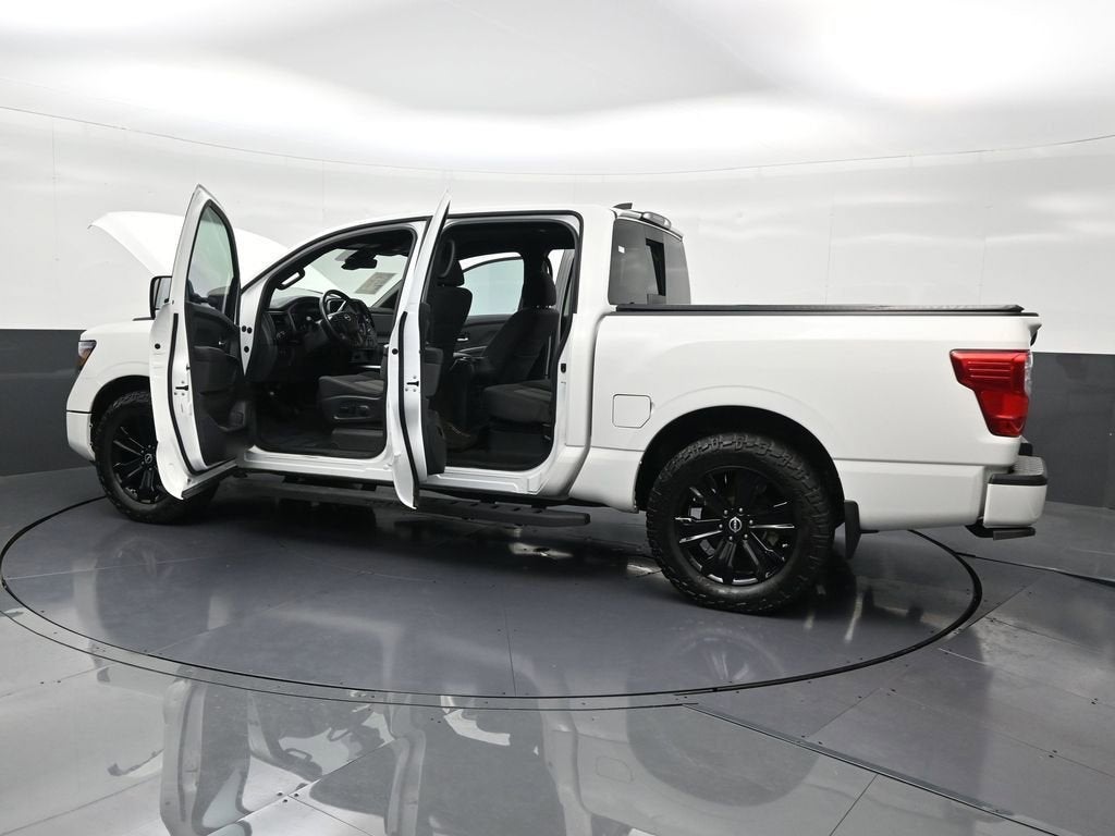 2023 Nissan Titan SV