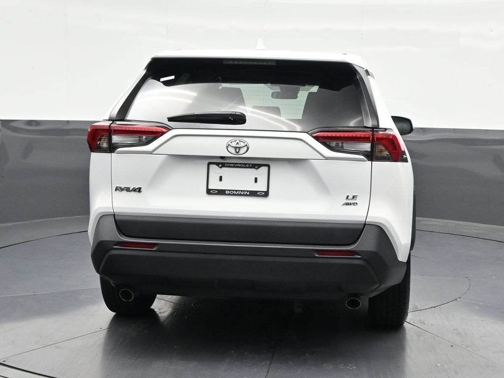 2022 Toyota RAV4 LE