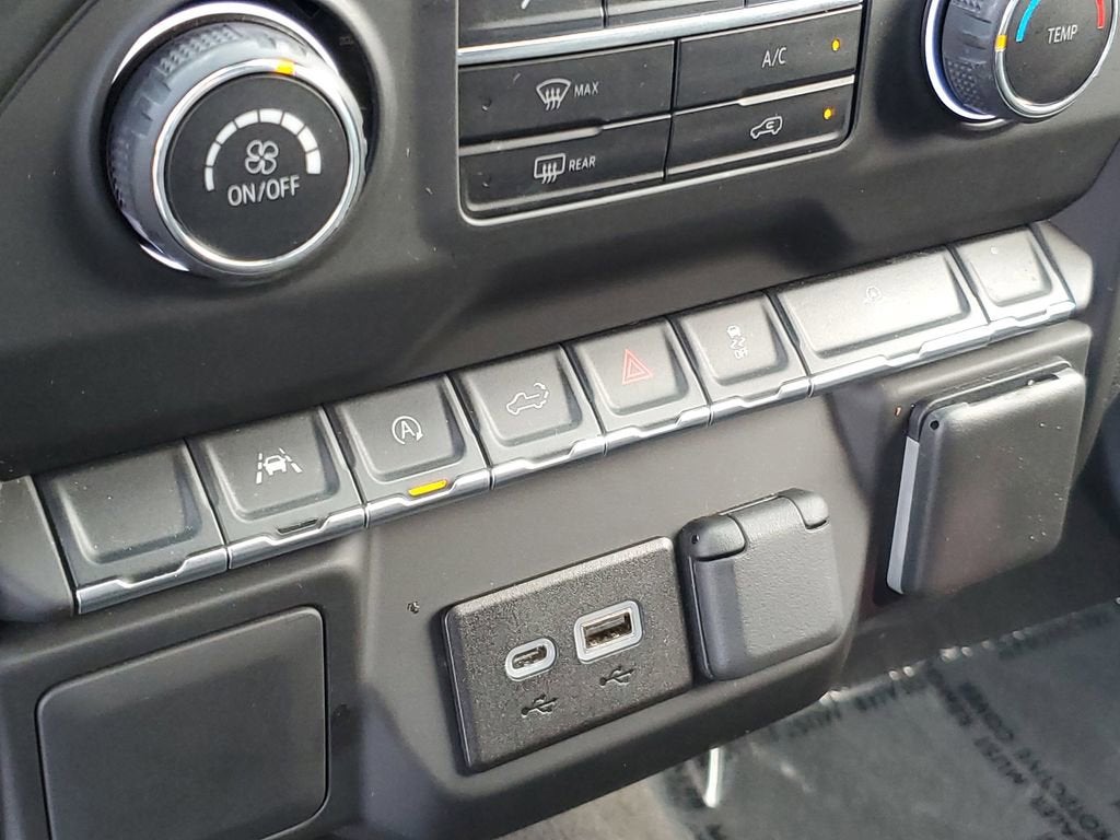 2022 Chevrolet Silverado 1500 Custom Trail Boss