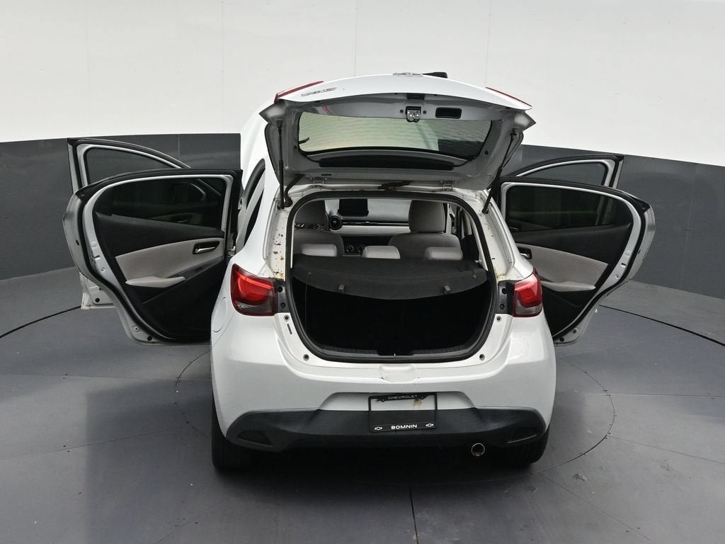 2020 Toyota Yaris LE
