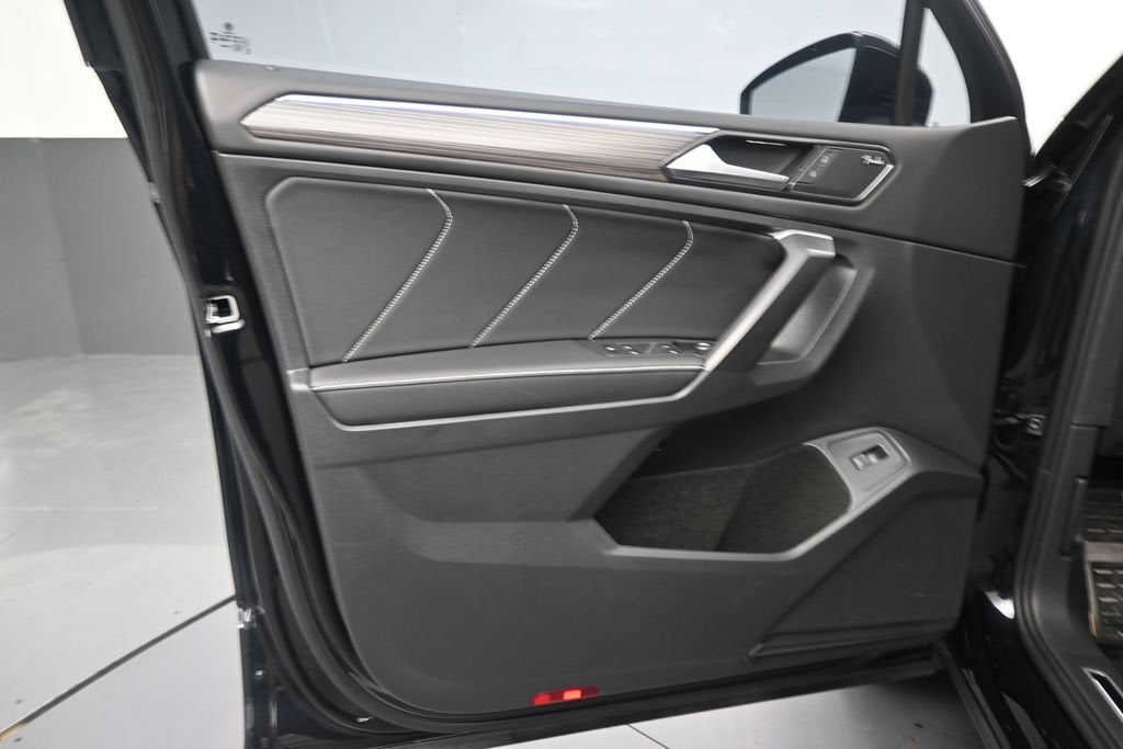 2024 Volkswagen Tiguan SEL R-Line