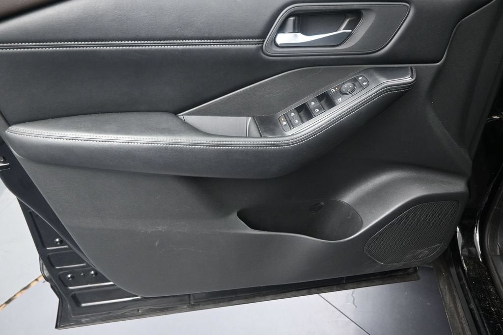 2022 Nissan Rogue SV FWD