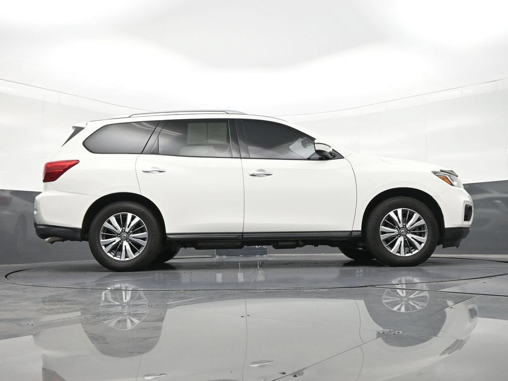 2020 Nissan Pathfinder SV
