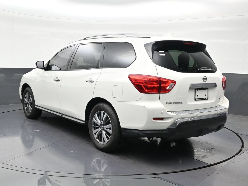 2020 Nissan Pathfinder SV