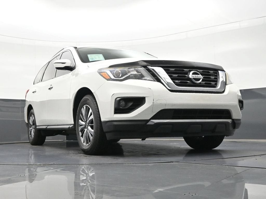 2020 Nissan Pathfinder SV
