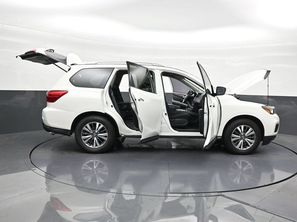 2020 Nissan Pathfinder SV