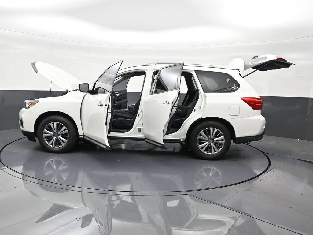 2020 Nissan Pathfinder SV
