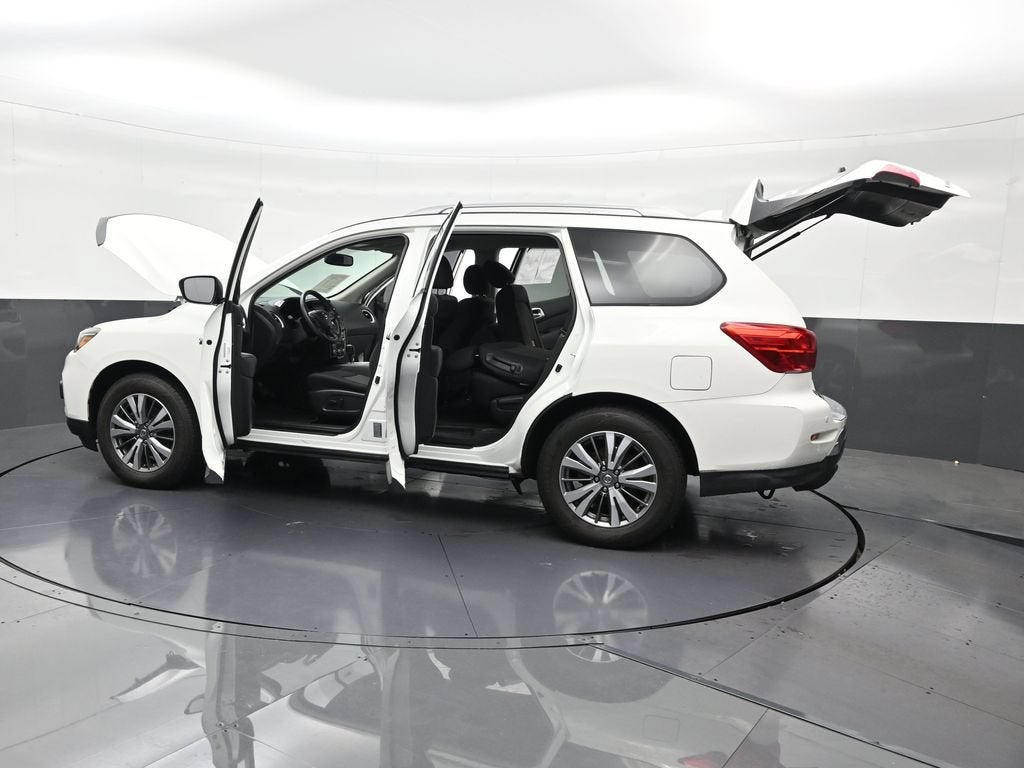 2020 Nissan Pathfinder SV
