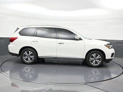 2020 Nissan Pathfinder SV