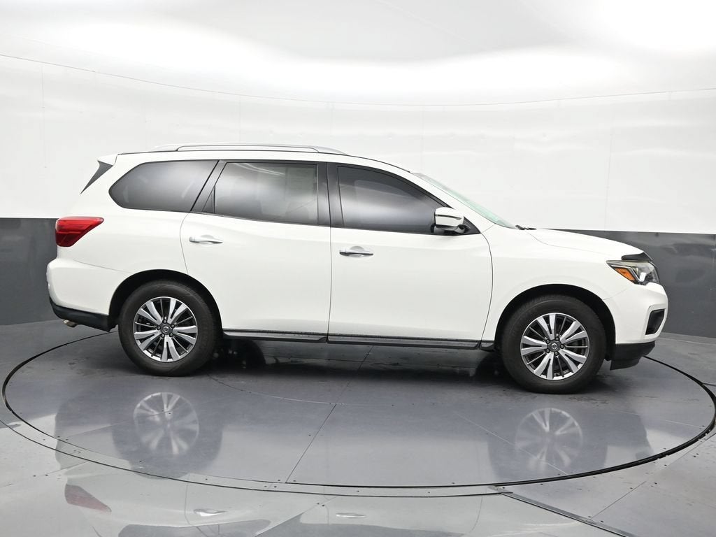 2020 Nissan Pathfinder SV