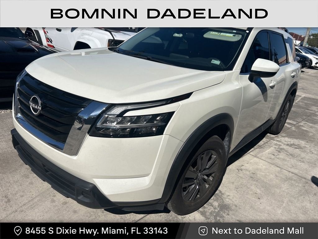 2022 Nissan Pathfinder SV
