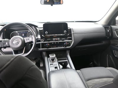 2022 Nissan Pathfinder SV