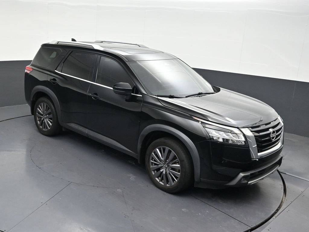 2022 Nissan Pathfinder SL
