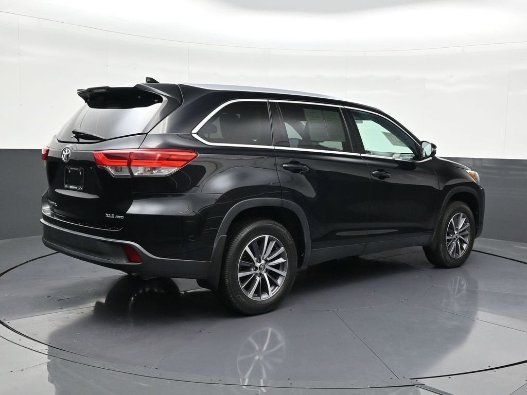 2019 Toyota Highlander SE