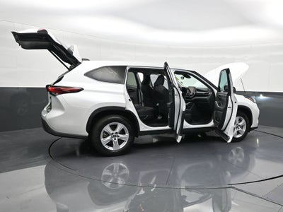 2024 Toyota Highlander LE