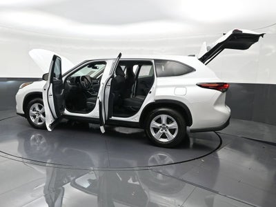 2024 Toyota Highlander LE