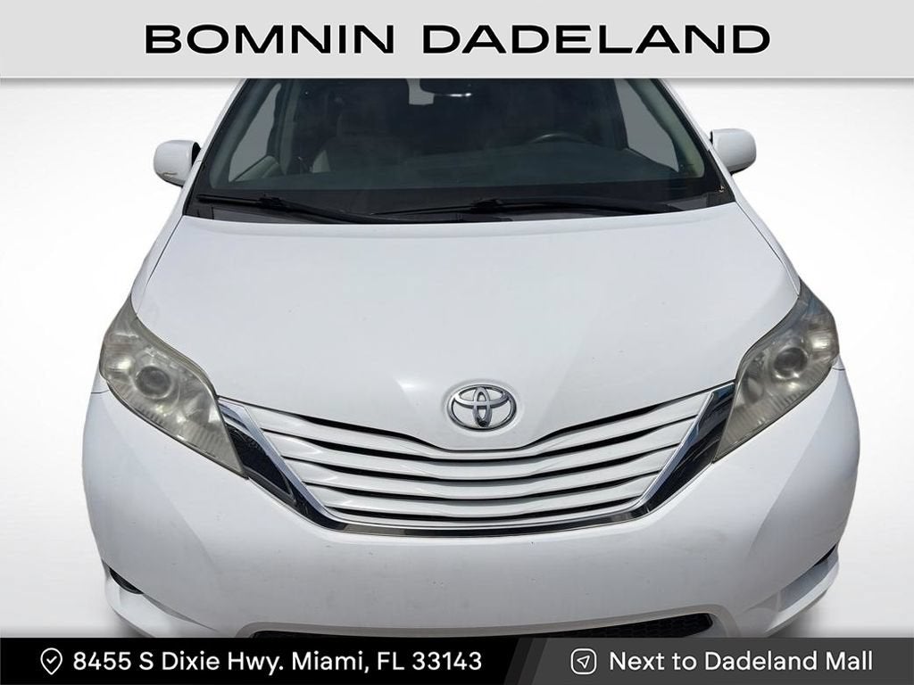 2017 Toyota Sienna LE Auto Access Seat