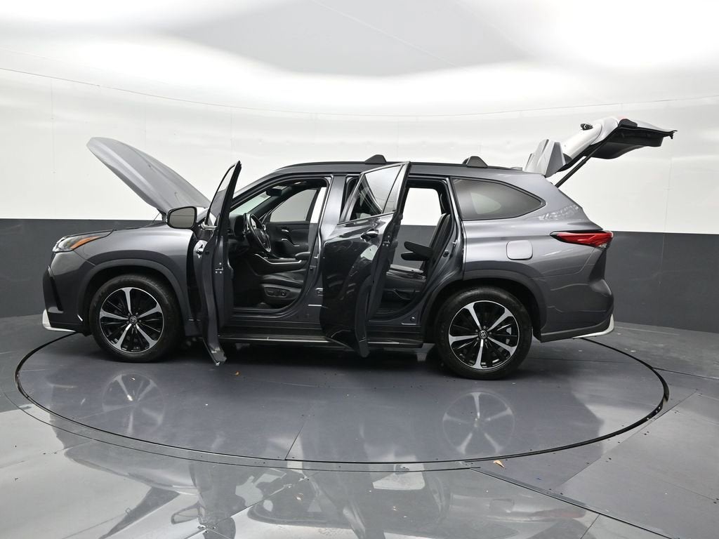 2022 Toyota Highlander XSE